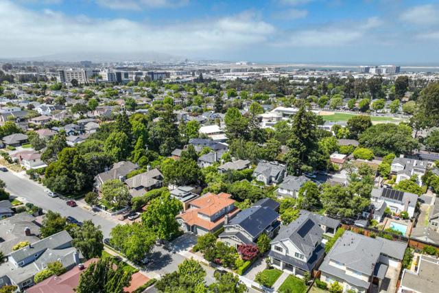 1536 Bernal Avenue, Burlingame CA: https://media.crmls.org/mediaz/01bfdfb0-a795-45dd-91a1-dd656e487b13.jpg