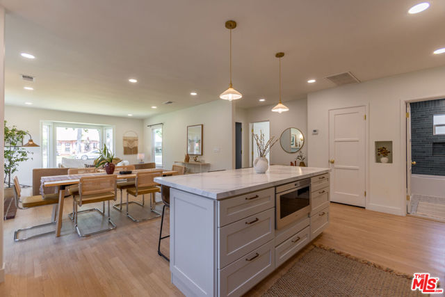 504 N Campbell Avenue, Alhambra CA: https://media.crmls.org/mediaz/01c01761-cc0d-43a1-885e-2a47af40fd1c.jpg