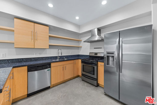 5232 Satsuma Avenue, North Hollywood CA: https://media.crmls.org/mediaz/01c0b029-29e4-4d3f-9012-a0c44ee2cbb9.jpg