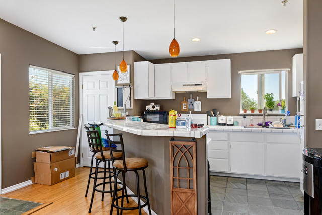 1662 Ocean Avenue, Ventura CA: https://media.crmls.org/mediaz/01c0ef4f-d896-4bc4-8d14-e0124d2f1b88.jpg