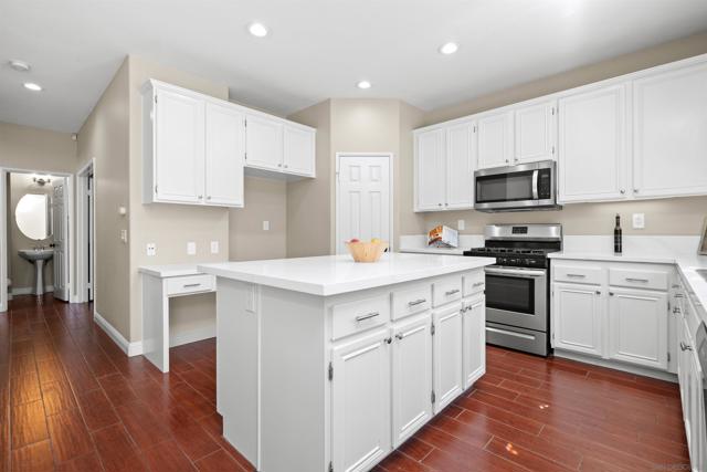 1162 Delano Ct., Chula Vista CA: https://media.crmls.org/mediaz/01c1122b-9253-49ed-b2f5-4227a4e75aed.jpg