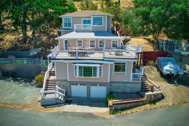 3848 Mariposa Drive, Clearlake CA: https://media.crmls.org/mediaz/01c2a92f-cb36-45b7-b696-3820c8efab3e.jpg