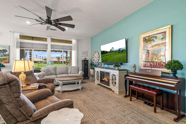 80474 Muirfield Drive, Indio CA: https://media.crmls.org/mediaz/01c36960-10bf-432d-9bf2-11428459aba5.jpg