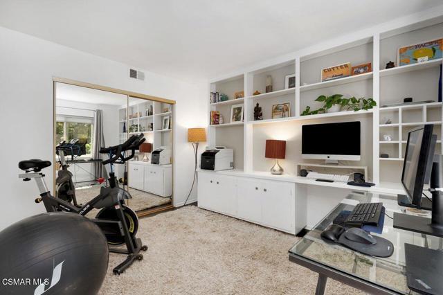 202 Estrellita Lane, Oak Park CA: https://media.crmls.org/mediaz/01c37261-b0d6-4241-acea-bae06f83a680.jpg