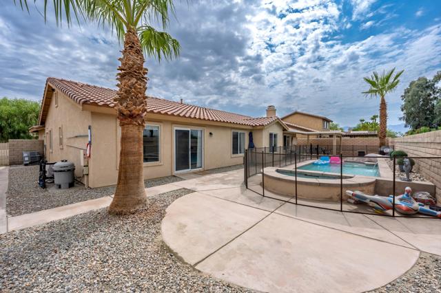 78860 Zenith Way, La Quinta CA: https://media.crmls.org/mediaz/01c464b8-8a21-4229-8162-dfd560eb1aaf.jpg