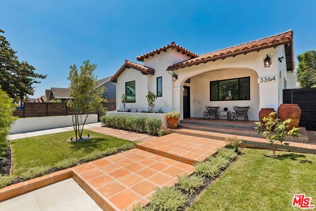 3364 Garden Avenue, Los Angeles CA: https://media.crmls.org/mediaz/01c4816d-7e8a-4221-8c64-05ca22c6d628.jpg