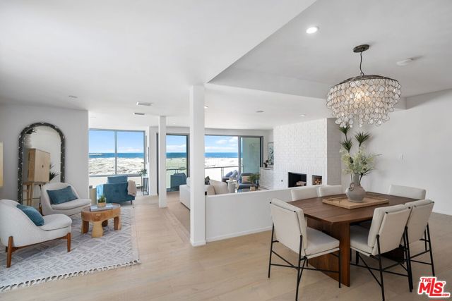 5205 Ocean Front Walk, Marina del Rey CA: https://media.crmls.org/mediaz/01c4c176-fcd6-40cb-89de-56107fc64ad2.jpg