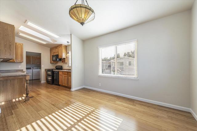 3015 E Bayshore Road, Redwood City CA: https://media.crmls.org/mediaz/01c4c37c-6227-49d1-bcd2-cb6437bd6229.jpg