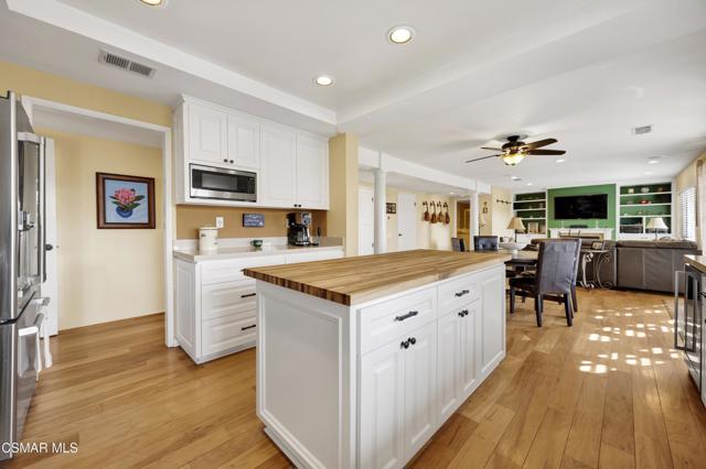 4022 Avenida Verano, Thousand Oaks CA: https://media.crmls.org/mediaz/01c5161d-c80a-446f-9b52-46fec6833212.jpg