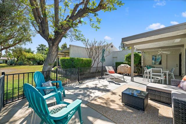 2134 S Sunshine Circle, Palm Springs, CA 92264