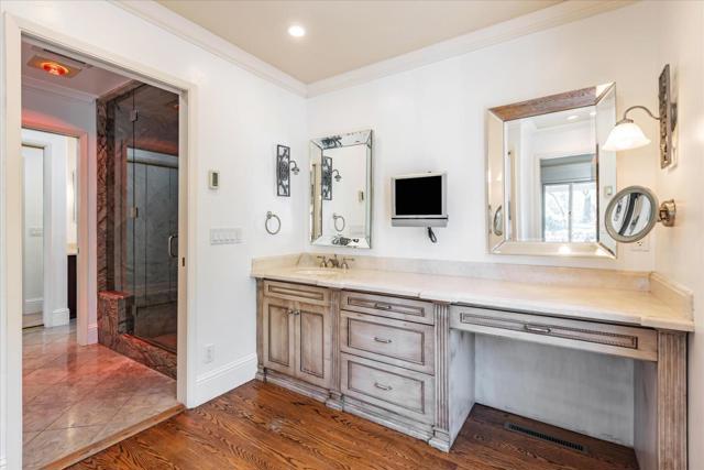 5824 Arboretum Drive, Los Altos CA: https://media.crmls.org/mediaz/01c52df2-6dd3-42ab-8e04-6e252c8e560e.jpg