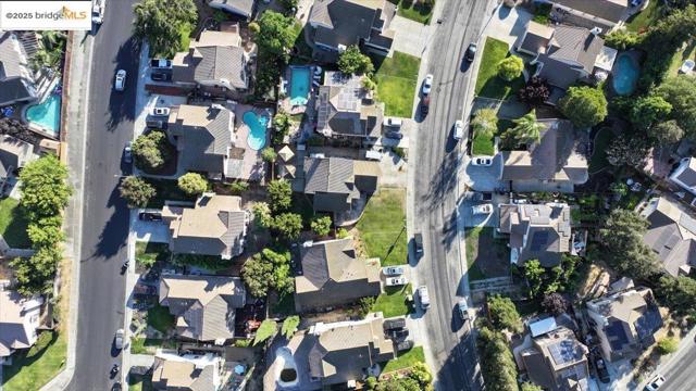1531 Rutherford Ln, Oakley CA: https://media.crmls.org/mediaz/01c58a96-c7e2-404b-9ba0-a8385e0ac557.jpg