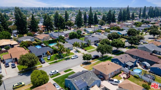 5216 Fidler Avenue, Lakewood CA: https://media.crmls.org/mediaz/01c6173f-8162-41c1-b60e-31245faee5c8.jpg