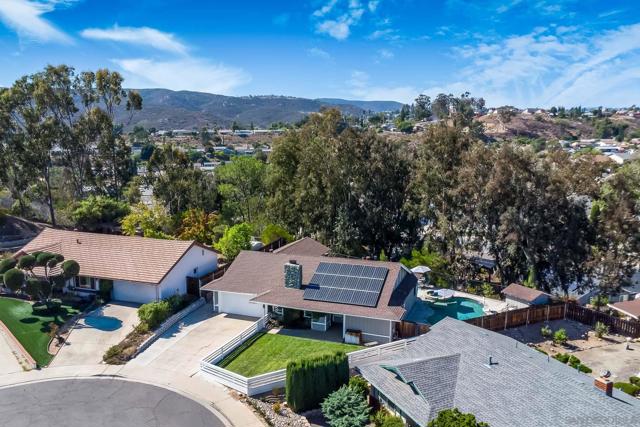 13306 Tawanka Dr, Poway CA: https://media.crmls.org/mediaz/01c61cac-c9c9-469f-a443-ac5fb4b4596c.jpg