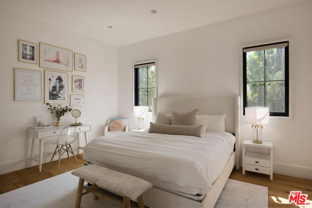 4634 White Oak Avenue, Encino CA: https://media.crmls.org/mediaz/01c6cc27-e6f5-415e-bd8f-620e5c3b253b.jpg