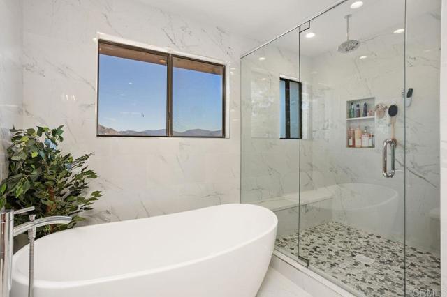23742 Calistoga Pl, Ramona CA: https://media.crmls.org/mediaz/01c6fcc5-3aba-4900-84fe-20ec7ea61f2a.jpg