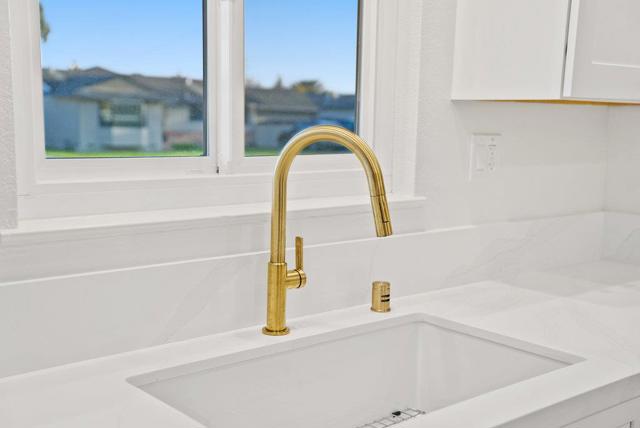 115 Crestview Terrace, Santa Cruz CA: https://media.crmls.org/mediaz/01c70536-9b4c-4cf9-b384-e978874cb025.jpg