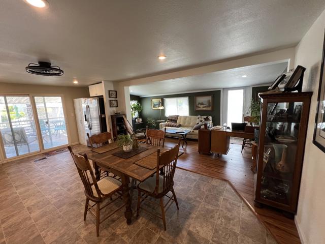 3 Sand Creek, Cathedral City CA: https://media.crmls.org/mediaz/01c7878e-d0c4-4bbb-95c8-97fcb6dd6001.jpg