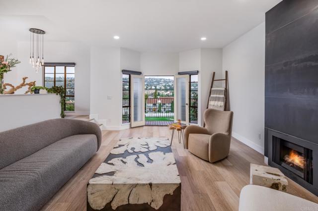 Detail Gallery Image 7 of 23 For 2630 Pirineos Way #14,  Carlsbad,  CA 92009 - 2 Beds | 2 Baths