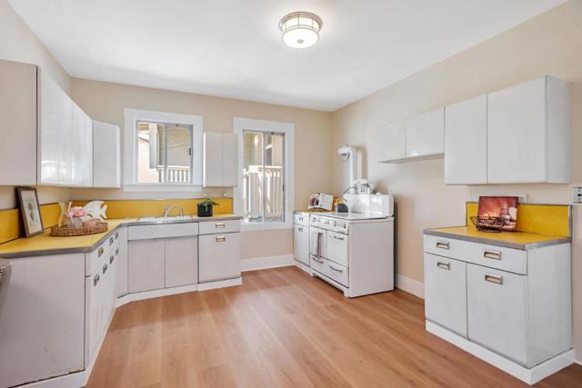 315 California Avenue, South San Francisco CA: https://media.crmls.org/mediaz/01c834cd-6d1b-4a13-850e-46ee042655d6.jpg