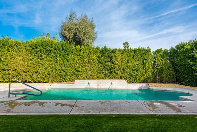 Image 21 of 42 For 68450 Durango Road