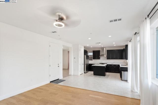 Image 7 of 28 For 2526 Modena Dr