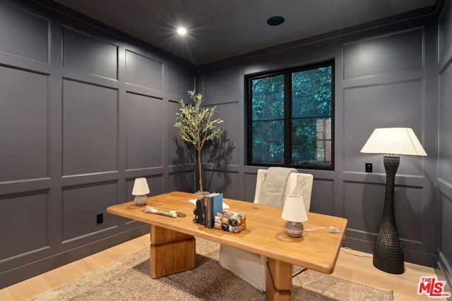 10444 Charing Cross Road, Los Angeles CA: https://media.crmls.org/mediaz/01c95caa-2a38-4833-b28f-0834f8148e7a.jpg