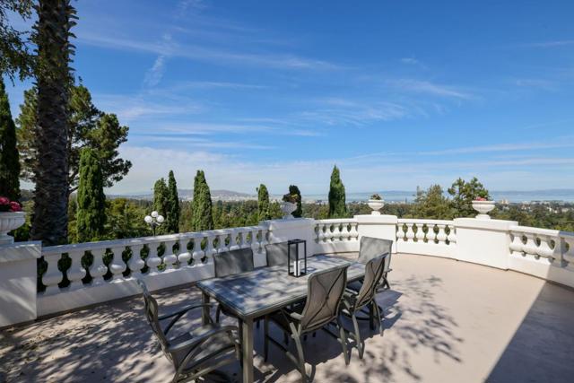 150 New Place Road, Hillsborough CA: https://media.crmls.org/mediaz/01c9855c-4ba2-4737-b750-dd5aaff46e92.jpg