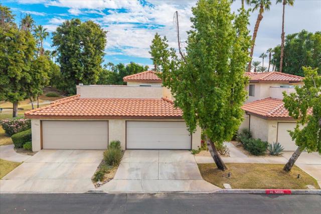 204 Lakecrest Lane, Palm Desert CA: https://media.crmls.org/mediaz/01c99fef-3b2f-47f2-b47c-1118185c205f.jpg