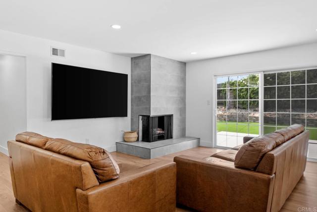 Detail Gallery Image 10 of 65 For 6461 Beaver Lake Ct, San Diego,  CA 92119 - 3 Beds | 2 Baths