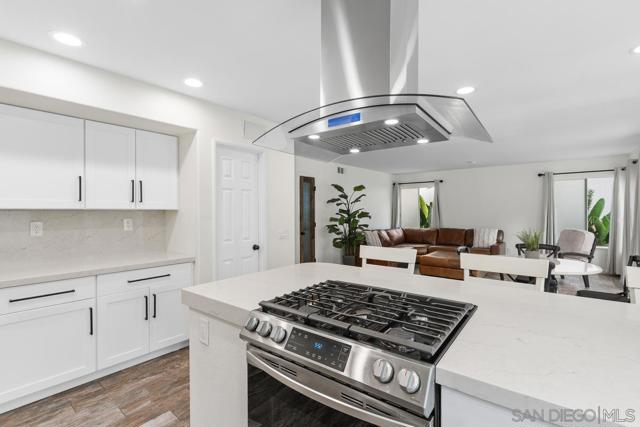 40599 Calle Medusa, Temecula CA: https://media.crmls.org/mediaz/01ca1a3c-9507-428a-9e6b-06825f180352.jpg