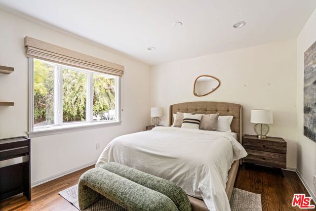 4071 Mandeville Canyon Road, Los Angeles CA: https://media.crmls.org/mediaz/01ca4056-8829-4b07-b5cb-d0237deb0a98.jpg