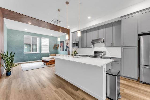 133 Waters Park Circle, San Mateo CA: https://media.crmls.org/mediaz/01ca5fd9-7860-43ad-aac2-86d46e0ded30.jpg
