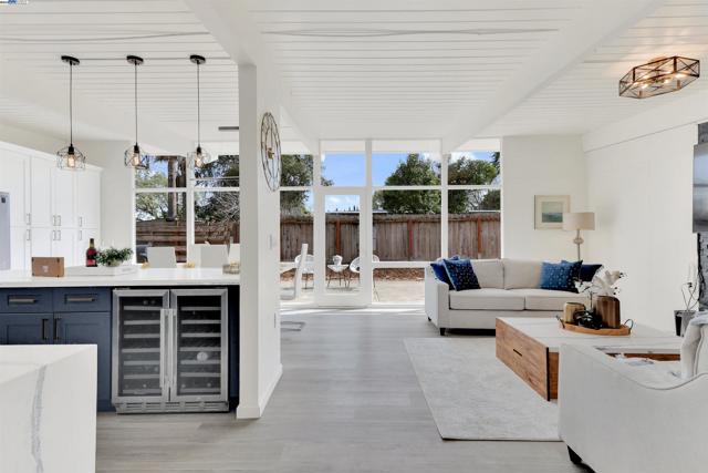 1167 Temple Dr, Pacheco CA: https://media.crmls.org/mediaz/01ca6e08-12da-4037-9363-5a435b5505b3.jpg