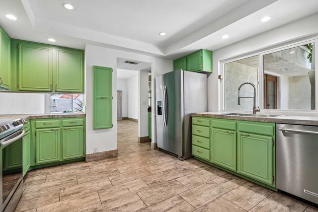 1683 Tam O Shanter Plaza, Palm Springs, CA 92264