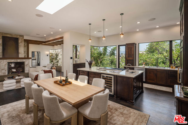 2444 Lyric Avenue, Los Angeles CA: https://media.crmls.org/mediaz/01cbad1c-2fe3-4fe7-b9b6-f0e59c848c1a.jpg