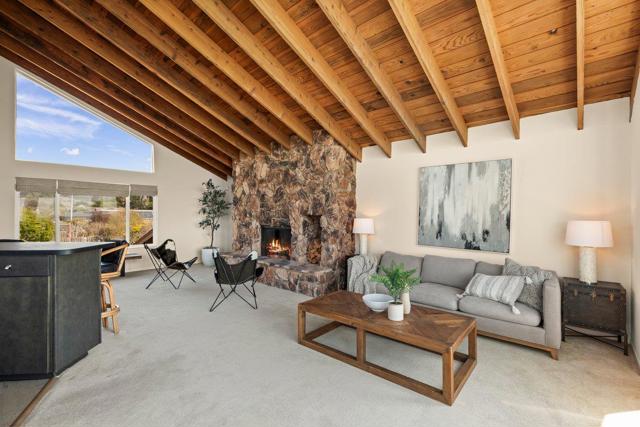 861 Railroad Avenue, Half Moon Bay CA: https://media.crmls.org/mediaz/01cc84da-4a11-4918-832c-ce9de73b8875.jpg
