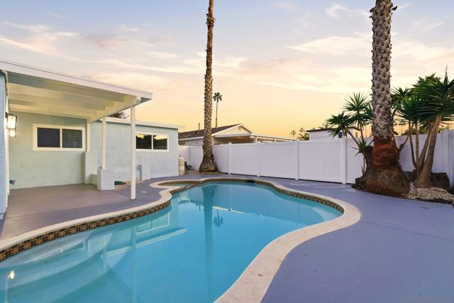 1224 Louden Ln, Imperial Beach CA: https://media.crmls.org/mediaz/01cd53ce-817f-43f0-85aa-01a1c854d0f0.jpg