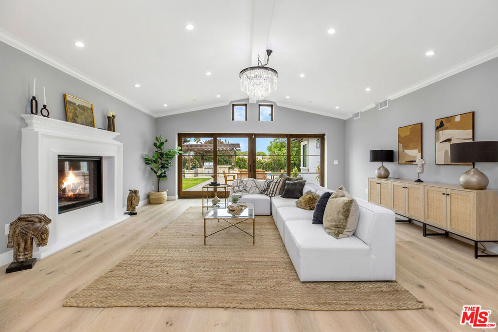 6888 Alta Vista Drive