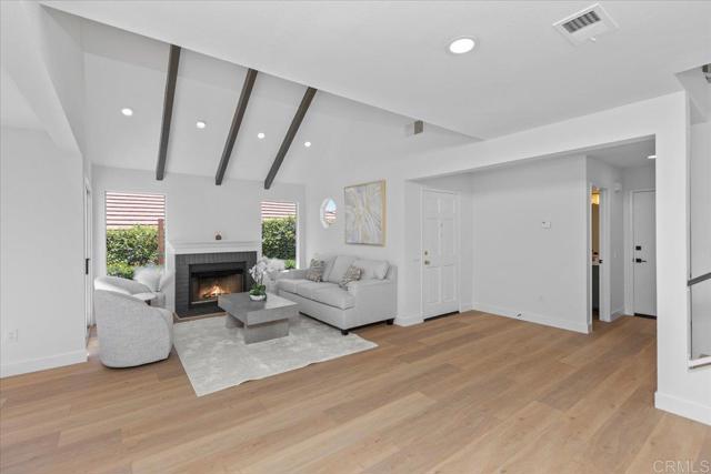 Detail Gallery Image 11 of 63 For 1916 Rosewood St, Vista,  CA 92081 - 3 Beds | 2/1 Baths