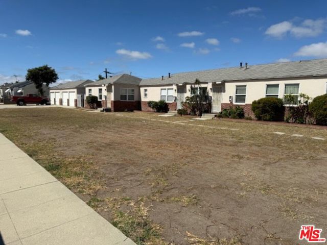 1300 W 218th Street, Torrance CA: https://media.crmls.org/mediaz/01ce0cbc-ab85-4e2d-b0ce-8558663915b8.jpg