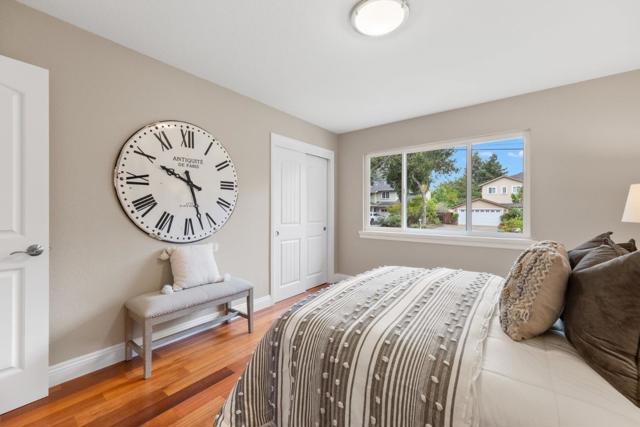 1098 Muir Way, Los Altos CA: https://media.crmls.org/mediaz/01ce2212-93a0-4401-abcc-5d43f28461d6.jpg
