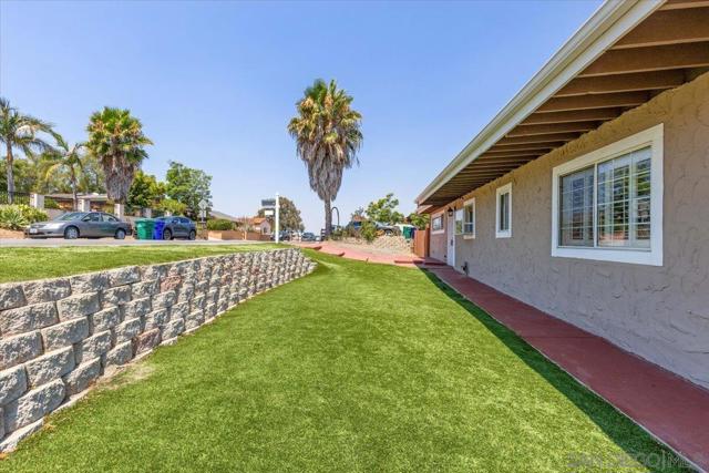 2035 Paradise St, San Diego CA: https://media.crmls.org/mediaz/01ce66dc-08a8-42a9-9acb-5246ea9d2dee.jpg