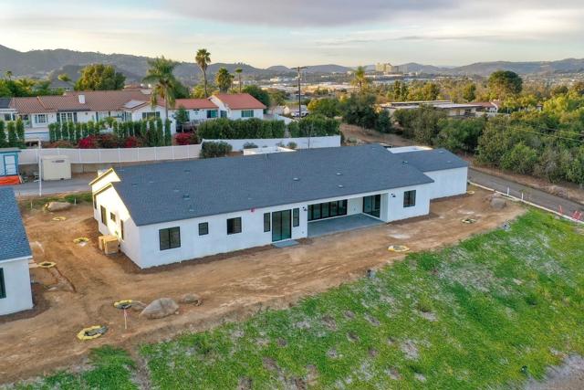 1648 Calle Catalina, Escondido CA: https://media.crmls.org/mediaz/01ce80ce-937a-4788-bc6d-694a0be7fce9.jpg