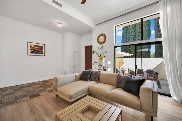 6755 Caminito Del Greco, San Diego CA: https://media.crmls.org/mediaz/01cee400-ebca-4a98-b726-0731f8b3949f.jpg