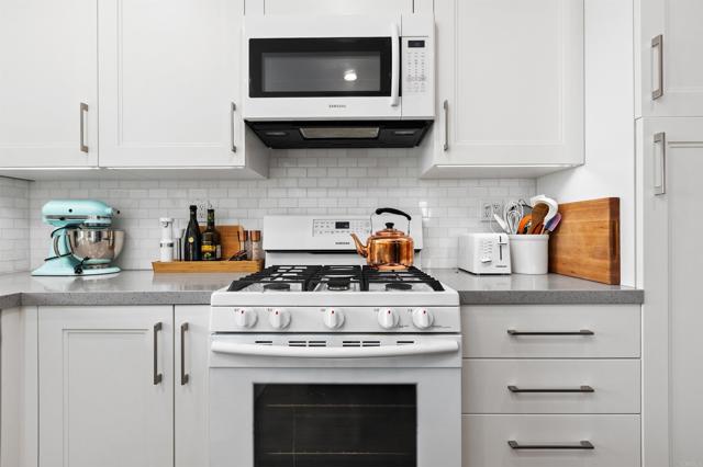 Detail Gallery Image 22 of 48 For 3580 Seahorn Cir, San Diego,  CA 92130 - 2 Beds | 2 Baths