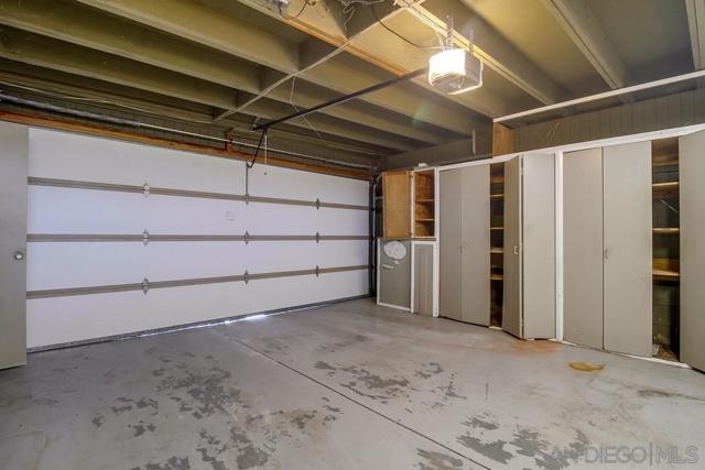 954 Harbor View Dr, San Diego CA: https://media.crmls.org/mediaz/01cf21a3-f957-44e0-924c-35305eb148d8.jpg