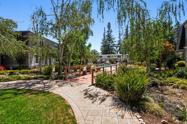 120 Oak Rim Way, Los Gatos CA: https://media.crmls.org/mediaz/01cf298a-e70c-4c96-a2e6-5a588f61a06a.jpg