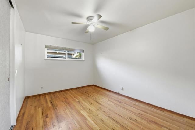 4975 Bel Escou Drive, San Jose CA: https://media.crmls.org/mediaz/01cfae14-c5af-458e-9111-5993ee1b6420.jpg