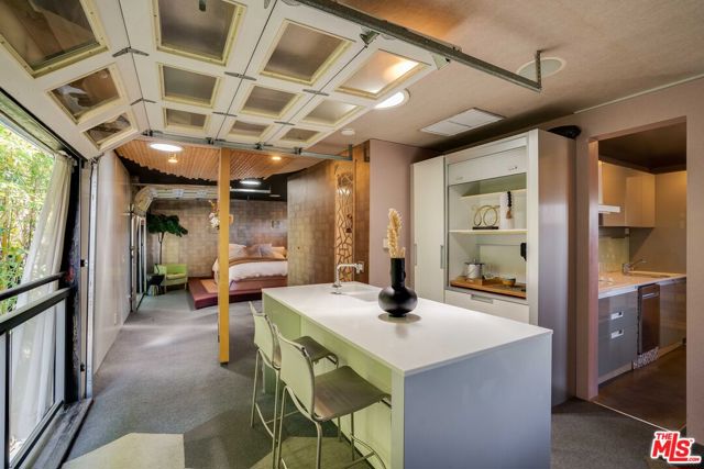 2528 Dearborn Drive, Los Angeles CA: https://media.crmls.org/mediaz/01cfd341-ca11-40ba-aec1-17429c31c4bb.jpg